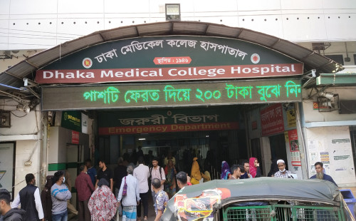 ভূমিকম্পে নরসিংদীতে বাসার দেয়াল চাপা পড়ে ছেলে নিহত, বাবা আইসিইউতে 