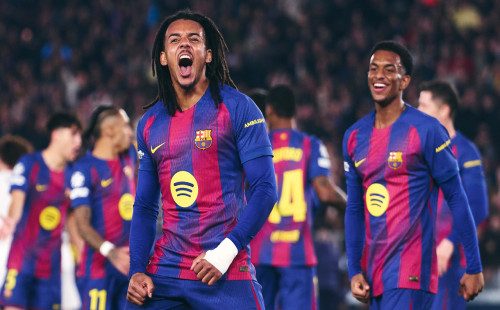 জোড়া গোলে বার্সাকে জেতালেন কুন্দে 