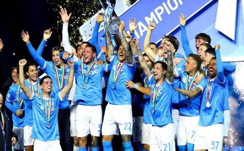 বোলোনিয়াকে হারিয়ে ১১ বছর পর সুপারকাপ নাপোলির 