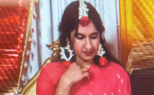 স্বামীকে ভিডিও কলে রেখে ফাঁস নিলেন প্রবাসীর স্ত্রী 