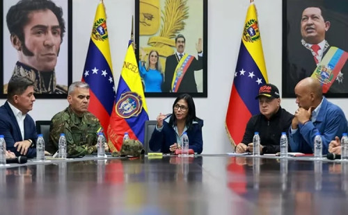 ২ তেল কোম্পানির সঙ্গে ডেলসির বৈঠক 