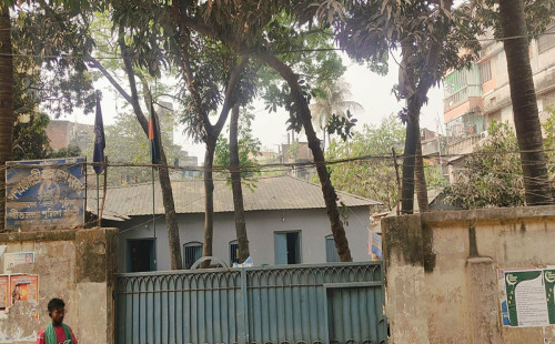 নারায়ণগঞ্জ শহরে ছিনতাইয়ের শিকার পুলিশের এএসআই, পিস্তল লুট 