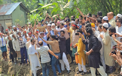 শেখ হাসিনা ৩২ লাখ কোটি টাকা নিয়ে গেছে : চিফ হুইপ 